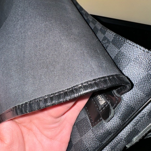 Louis Vuittion Daniel MM messenger - Picture 10 of 16